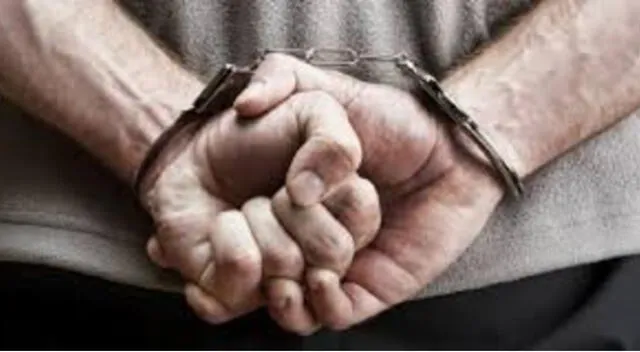 Dictan prisión contra dos sujetos que asaltaron a una mujer para robarle su celular