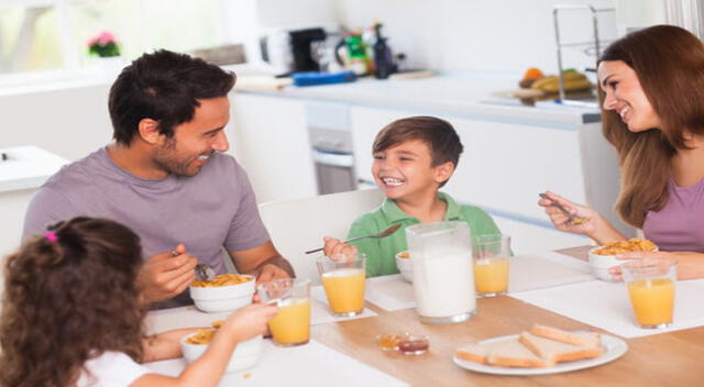 Inculca buenos hábitos alimenticios en los niños.