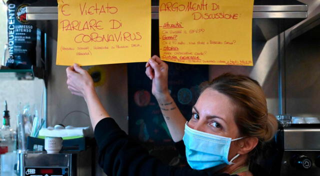 Una mujer de 35 años creó la idea de evitar hablar de la pandemia del coronavirus mientras estén en el Bar de Italia para concientizar paz y tranquilidad al menos en pocas horas.