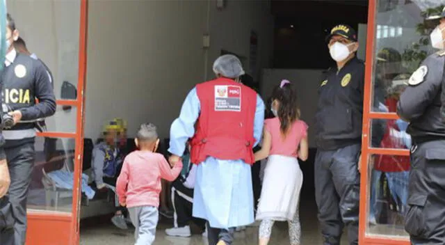 Niños que pedían limosna son rescatados.