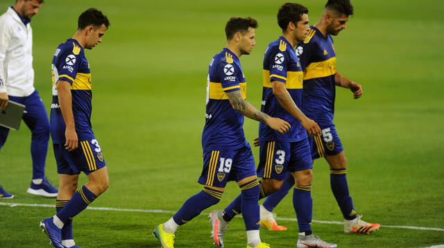 Zambrano y compañeros salen cabizbajos tras la derrota de Boca Juniors ante Lanus