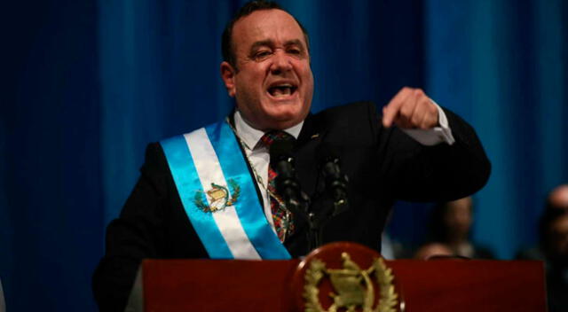 Presidente de Guatemala invoca Carta Democrática de la OEA