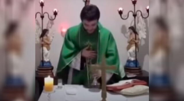 Sacerdote sufre un ataque de risa en plena misa virtual y la escena se vuelve viral