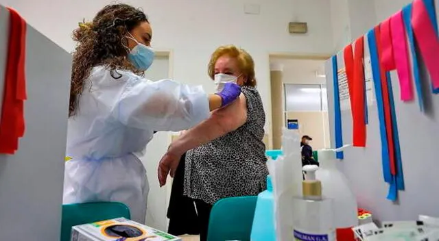 Gobierno español anuncia que comenzará a vacunar contra el COVID-19 en enero