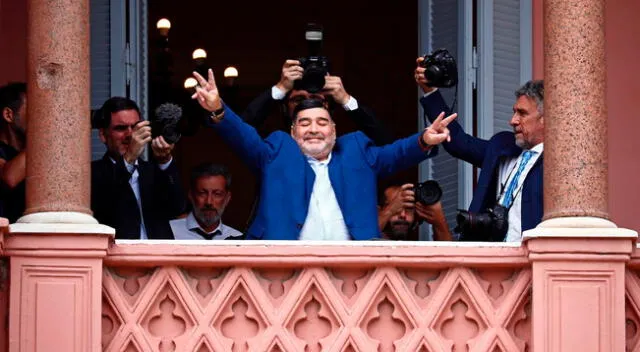 El presidente argentino Alberto Fernández decretó tres días de duelo nacional por la muerte de Diego Maradona a sus 60 años.