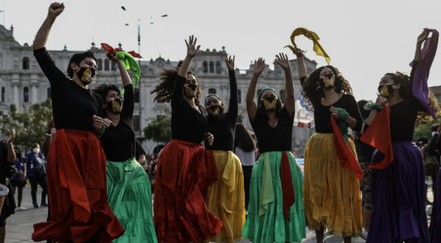 Así se desarrolla la marcha por el Día Internacional de la Eliminación de la Violencia contra la Mujer