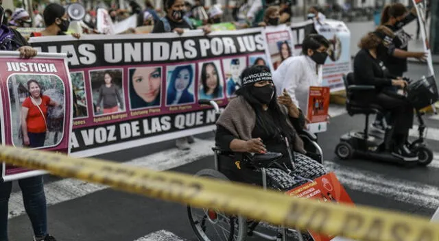 Así se desarrolla la marcha por el Día Internacional de la Eliminación de la Violencia contra la Mujer