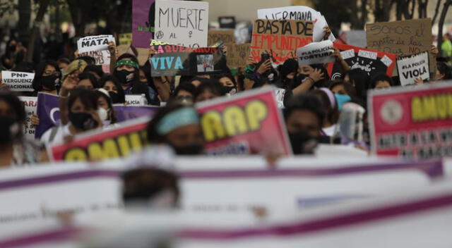 Así se desarrolla la marcha por el Día Internacional de la Eliminación de la Violencia contra la Mujer