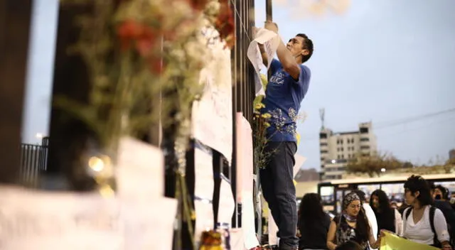 Reconstruyen mural en honor a Inti Sotelo y Bryan Pintado, víctimas de la represión policial.