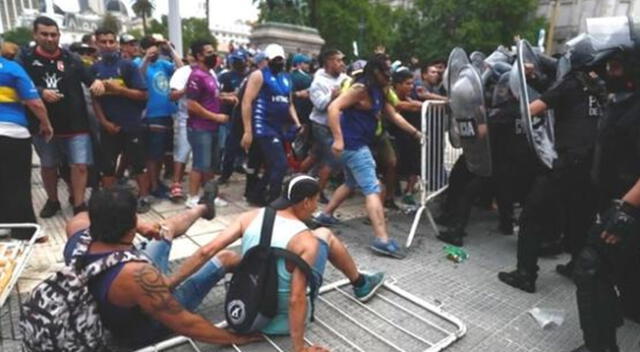 Se generaron disturbios durante velatorio de Diego Maradona.
