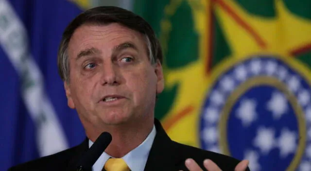Jair Bolsonaro también criticó el uso de la mascarilla.