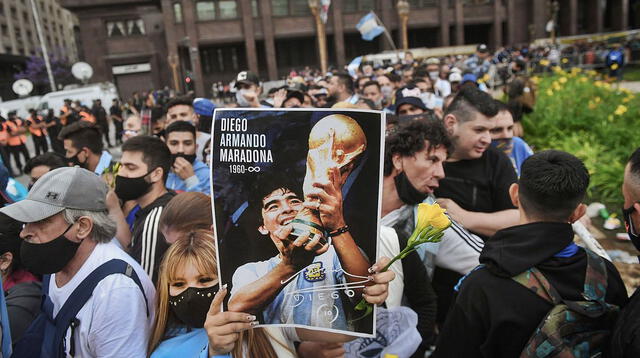 Mas contradicciones sobre la hora de muerte de Maradona.