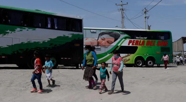 Debido a los bloqueos en las carreteras, las agencias de buses se vieron en la obligación de suspender la venta de pasajes de forma indefinida.