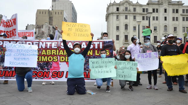 Los trabajadores marcharon por las calles de Lima