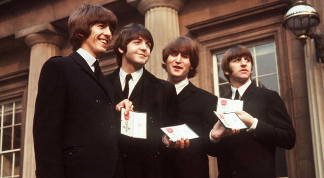Los exintegrantes de The Beatles rindieron un homenaje a John Lennon compartiendo inéditas instantáneas y emotivos mensajes.