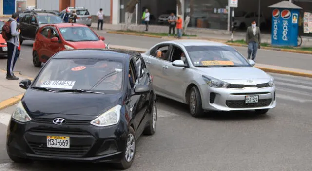 Representante del gremio de transporte interprovincial reiteró que la alta demanda de estos taxis colectivos se debe a la alta velocidad y falta de fiscalización por parte de las autoridades de transporte.