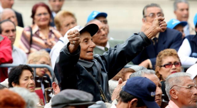 Los jubilados de la Ley 19990 serían los primeros beneficiados en recibir este subsidio económico. Conoce desde cuándo se podría cobrar en los bancos.