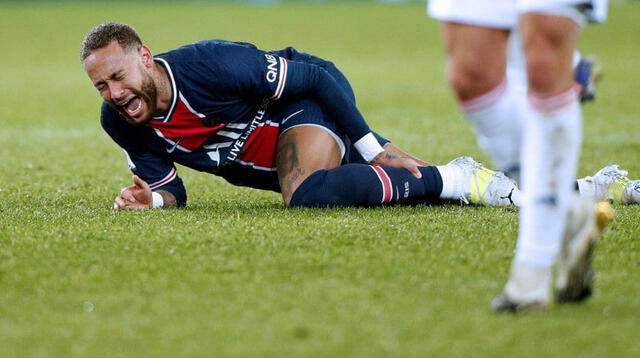 Neymar salió seriamente lesionado.