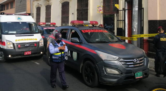 El asesinato se produjo en la puerta de un hostal en el Cercado de Lima.