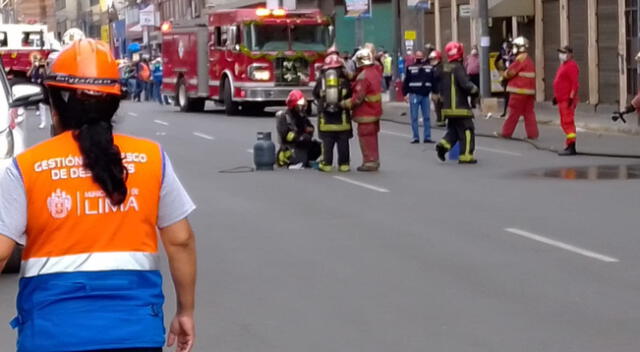 Bomberos llegaron hasta el lugar para atender la emergencia.