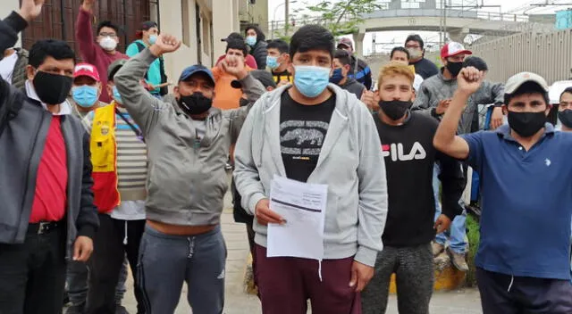 Mototaxista exige indemnización por parte de la Municipalidad de Villa María del Triunfo.