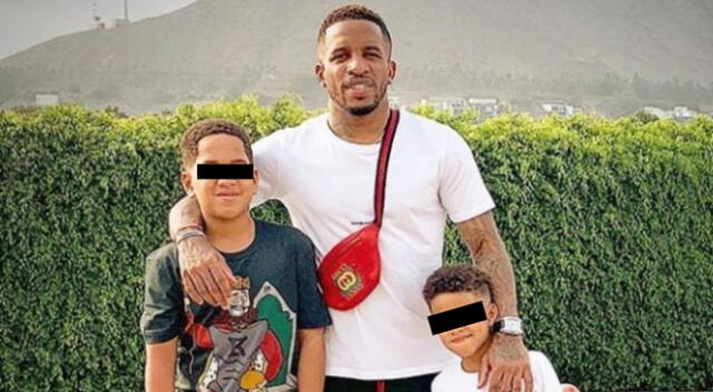 Jefferson Farfán disfruta de Navidad junto a sus hijos.