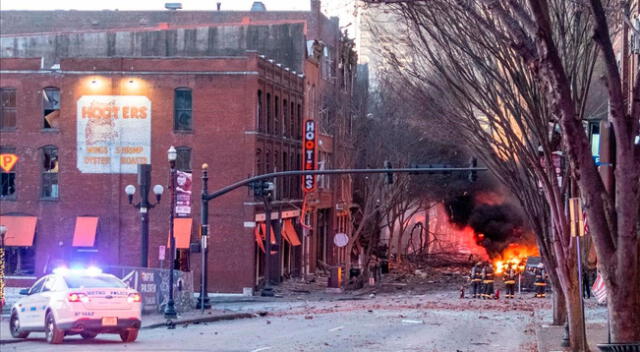 La explosión en Nashville, Tennessee, dejó tres heridos.