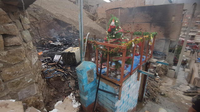 incendio durante la Navidad deja en la calle a tres familias