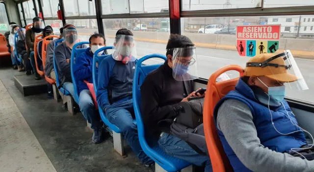 El MTC anunció que continuarán repartiendo protectores faciales por 45 días más en Lima y Callao.
