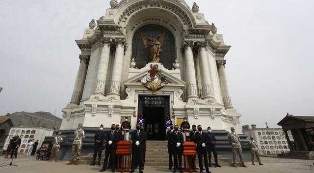 Los restos del Marques de Torre Tagle y su esposa Mariana Echevarria fueron exhumados del Cementerio Presbítero Maestro.