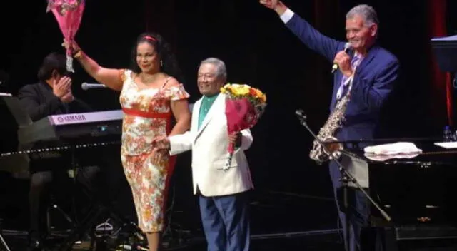 Eva Ayllón le agradeció al fallecido Armando Manzanero por su música y por darle la oportunidad de acompañarlo en vivo.