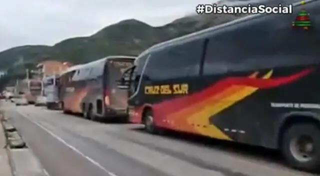 Trabajadores bloquearon carreteras de Cusco tras aprobación de nueva ley agraria.