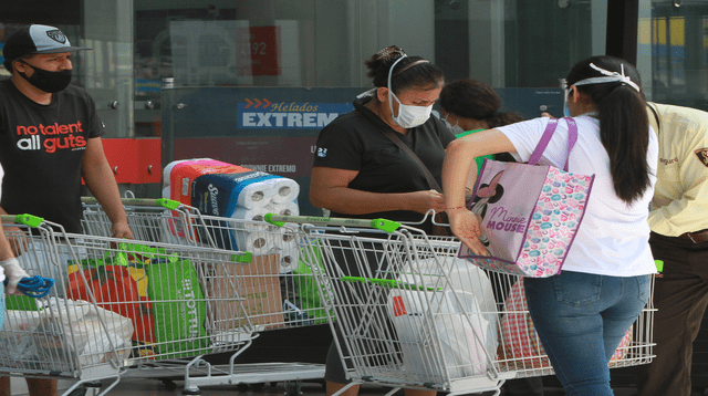 Las bolsas de plástico dentro de los supermercados y tiendas por departamento costarán S/ 0.30.