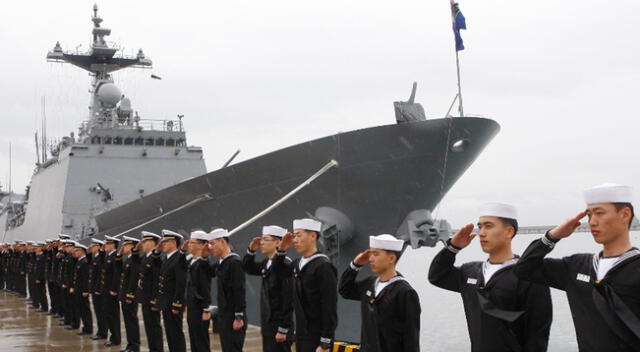 La unidad naval de Seúl durante una ceremonia en 2009.
