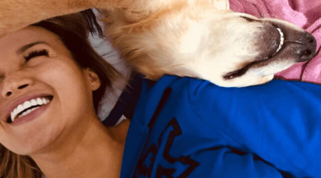 Angie Arizaga protagoniza divertido momento junto a su mascota.