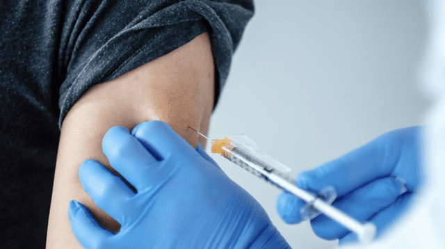 Perú firmó acuerdo con el laboratorio chino Sinopharm por 38 millones de vacunas, confirmó Sagasti.