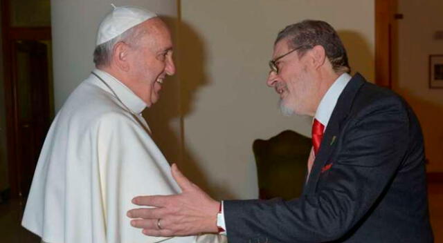 El Papa Francisco y su médico personal Fabrizio Soccorsi.