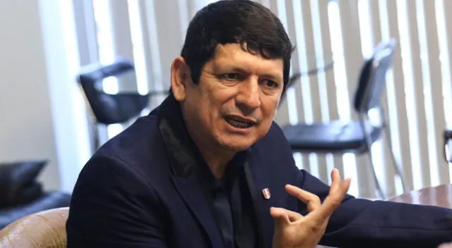 Lozano indicó que el fútbol volverá en provincias.