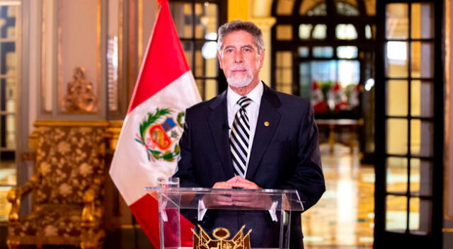 Francisco Sagasti anuncia las nuevas medidas de restricción para combatir al coronavirus en Perú.