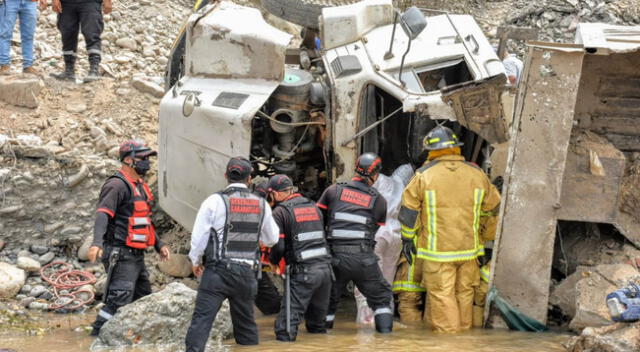 Al lugar de los hechos llegaron 8 unidades de bomberos, serenos y personal de Gestión de Riesgo y Desastres.