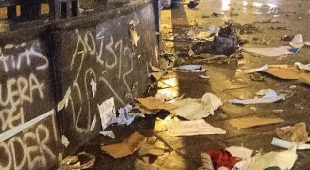 Destrozos en mural a “héroes del Bicentenario”.