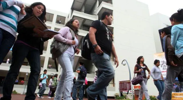 Congreso busca una solución a universidades que no fueron licenciadas