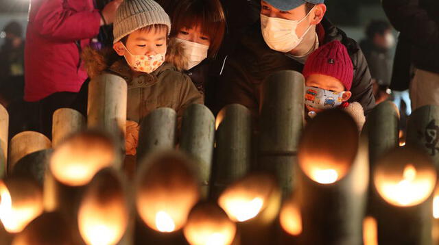 Japón recordó hoy a los más de 6.400 fallecidos que dejó el terremoto acaecido en Kobe.