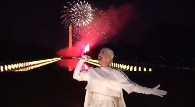 Katy Perry cantó su icónico tema "Firework"
