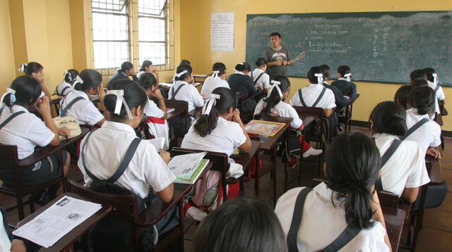 La matrícula para los colegios del Estado es totalmente gratuita.