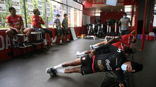 Seleccion peruana suspendió entrenamientos por positivos de Covid-19.