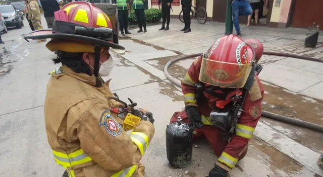 Los bomberos hallaron un balón de gas con una rajadura.