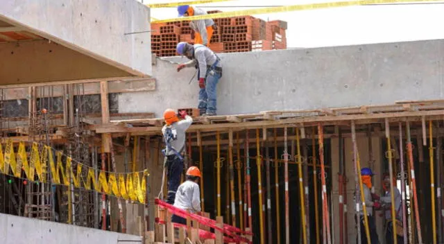 Las obras de construcción públicas y privadas continuarán laborando durante la cuarentena focalizada.