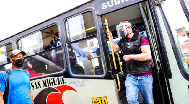 Los trabajadores deberán utilizar mascarilla y protector facial en el transporte público.