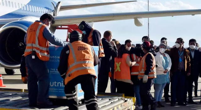 Las vacunas Sputnik V arribaron al aeropuerto internacional de El Alto, en Bolivia.
